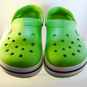 GREEN CROCBAND CROCS CLOGS